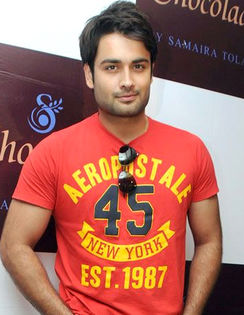 4F2_vivian-dsena-post_1375353367 - Vivian Dsena