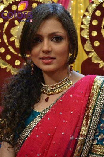 Drashti_Dhami_Image_103