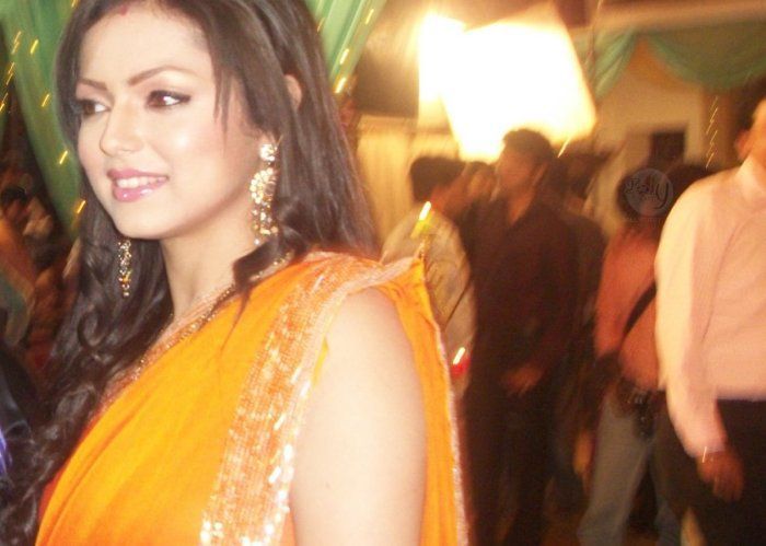 Drashti-Dhami-exposing-saree - Drashti Dhami-DD