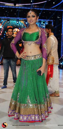 1476620_481119775338602_1588336837_n - Drashti Dhami-DD