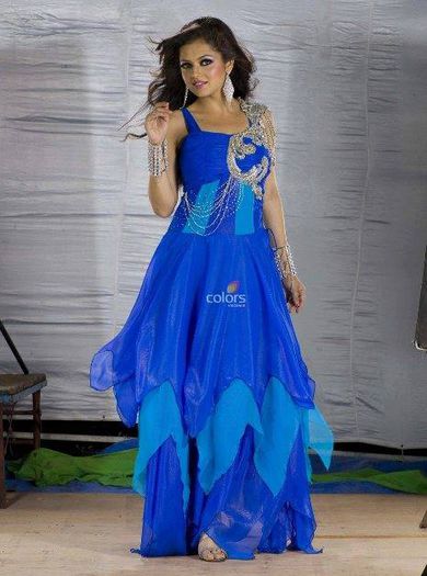 1504023_481117502005496_492979364_n - Drashti Dhami-DD