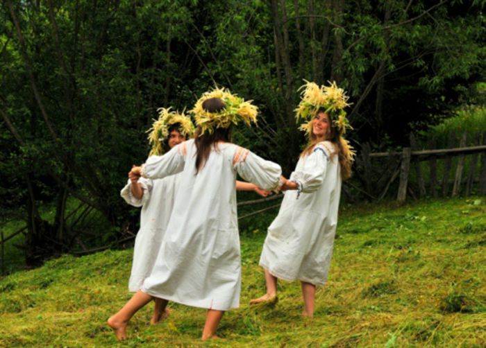 26.Cununa de Sinziiene-Tautii Magheraus; Festival folcloric
