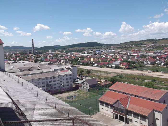 MISIUNI PE DIRECTII DIFERITE