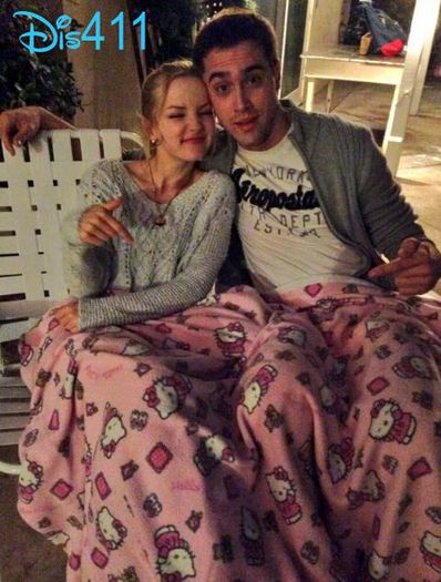 479px-Dove-cameron-ryan-mccartan-dec-15-2013