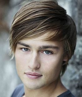 Douglas_booth