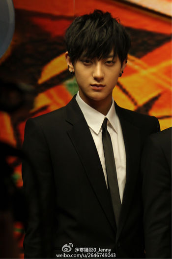 Ana ce cauta ea aici?