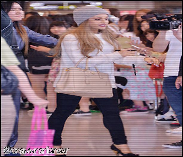 Ariana at the Narita International Airport - 2014 - shows AND appearances_ 2O14 xx