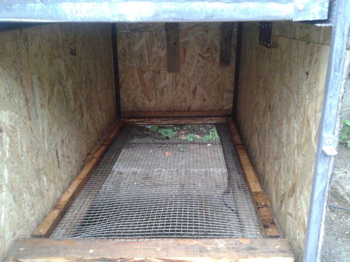 Fotografie-0015 - Cusca cu opt compartimente pt iepuri