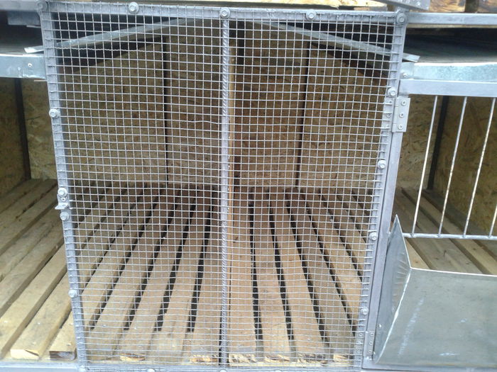 Fotografie-0016 - Cusca cu opt compartimente pt iepuri