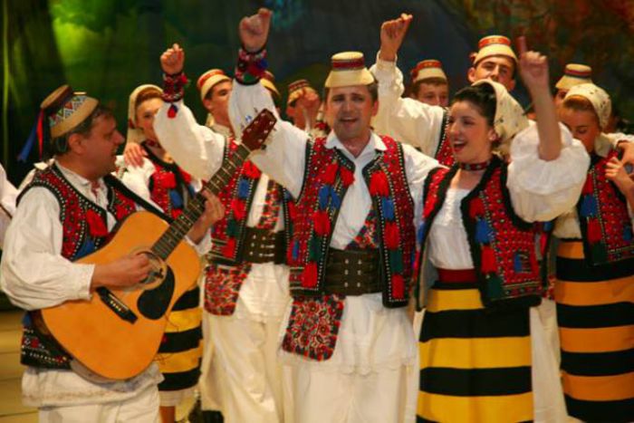 43.Serbarile Cavnicului-Cavnic; Ansamblul Transilvania;spectacole de muzica populara,rock,pop
