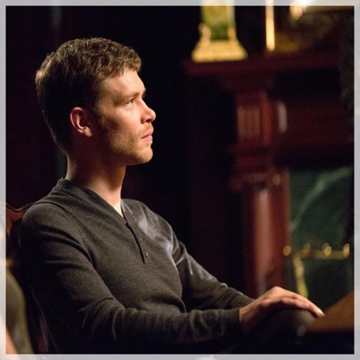 █ ▄→ -stă şi se uită la ei-