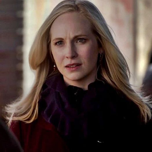 ᵔᴥᵔ -- Hai măiii.-kiss #klaus Cred :D #hayley