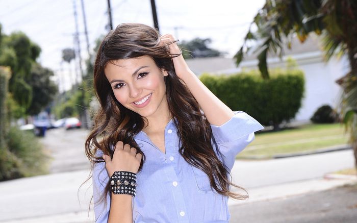 victoria-justice-sonriente-567 - x-The talented Victoria Justice