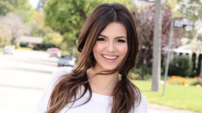 Victoria-Justice-2013-HD-Wallpaper - x-The talented Victoria Justice