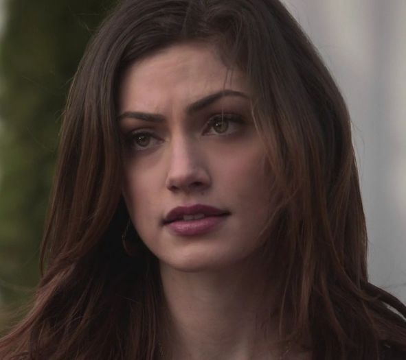 ✿ -Ok, suc sa fie!*ii pune in pahar suc* Thnx Fane si nu mai tavalii atata pe jos click; ca te umplii de praf!
