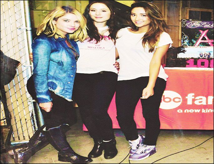 ┊^^  112 - Mda ... a venit vara cu ploile . Yuhuu .