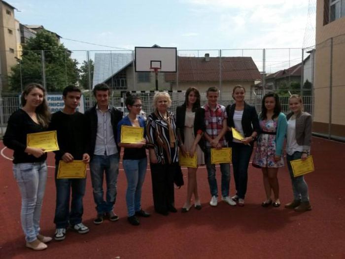 10472197_292984257529127_309608461_n - iunie