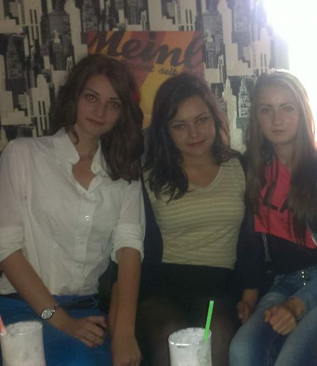 10487651_593121507468267_933201698_n