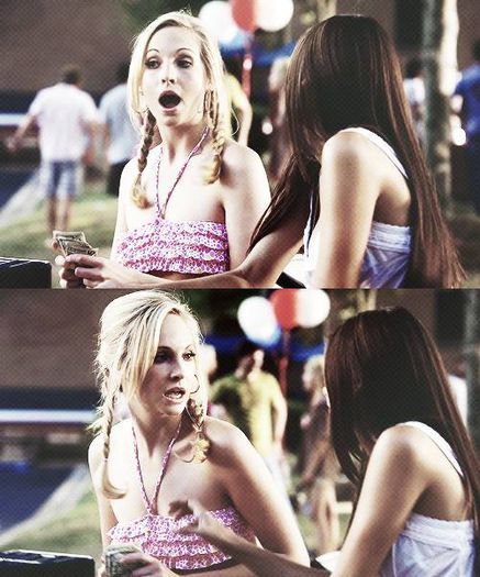 ᵔᴥᵔ - *Dă şi ea pe gât, se uită în telefon trimiţândui o grămadă de mesaje lui Klaus click; de ce nu răspundeeee?:(( __Brb.
