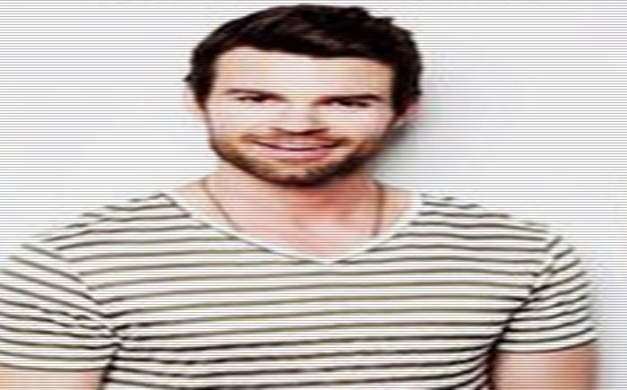 *bate cu picioarele in usa* Mey, vreau si eu sa intru! :)) care ai blocat usa??