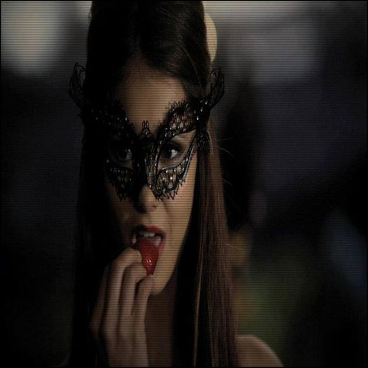 ♡❧`⇒.; -îl scoate din cutie- așa Fănel,ieși la lumină =)). aww, ce adorabil ești tu =)) -îi dă pwp b