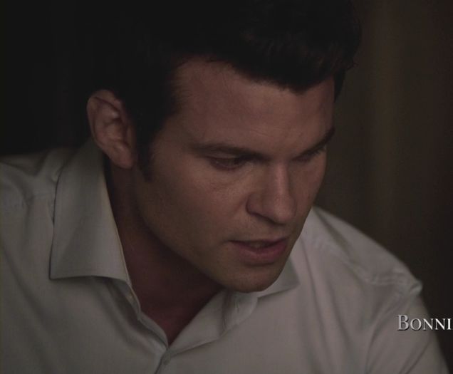 *o musca incet de gat fara colti si o saruta iar in timp ce o pipaie* =)))))))))))))))))))))))))