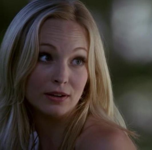 ᵔᴥᵔ -- Aham .. *se uită la Klaus* . __ BĂ NU AICI :))) #cei care fac dragoste :))) - here - episode 20 - done