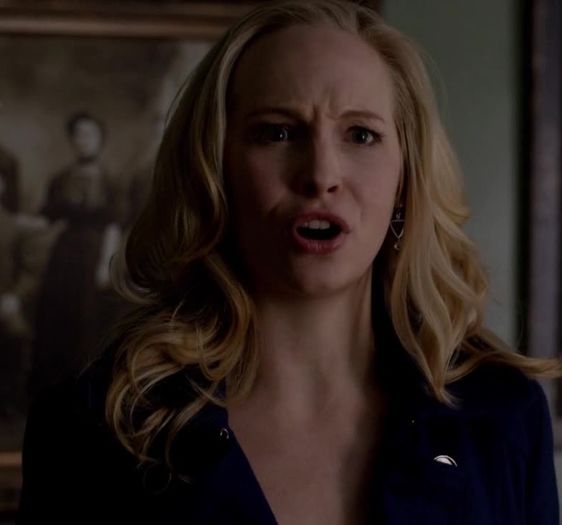 ᵔᴥᵔ - Păi niciunu că afară e cald, nu bate vântu , venisem cu gânduri _ click; paşnice! *spune bălăngăninduse şi se aşază lângă el*
