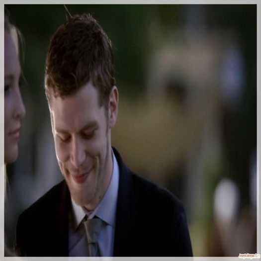 █ ▄→ -vine beat criţă de la mystic grill şi se împiedică de prag şi începe să râdă-