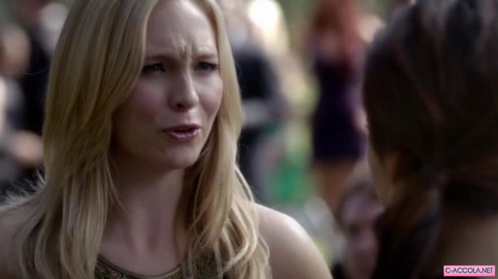 ᵔᴥᵔ -- Iaiaia staţi aşa..Cum adică s o mai vadă încă o dată? _click_; când a mai văzut-o ? *se face roşie la faţă nervoasă şi cade în 4 labe*
