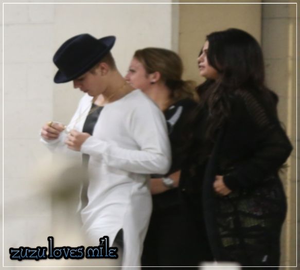  - x - SG - 20-06-14 - Saindo do cinema Arclight com Justin Bieber LA