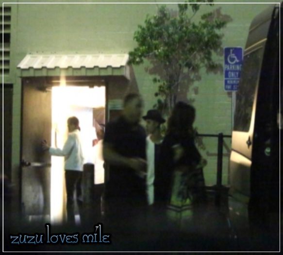  - x - SG - 20-06-14 - Saindo do restaurante Mastros com Justin Bieber LA - Jelenaisback