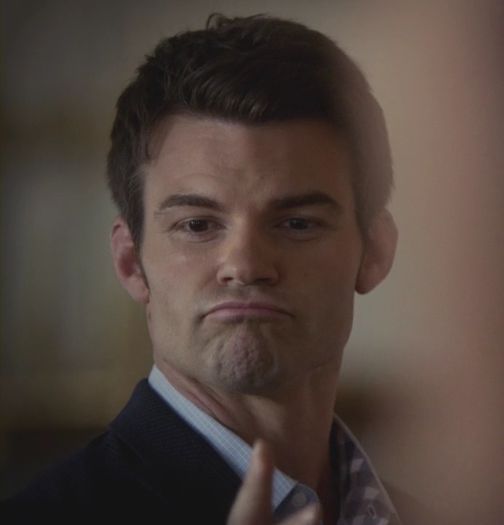 Faci vin?! =)) Eu nu beau :-& . #fane - *pervface*#kat - here - episode 21 - done