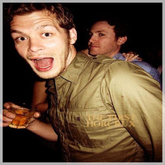 █ ▄→ m-aţi luat pe nepregătite, ce chestie am rămas singur cu 3 muieri:))) -cl- - here - episode 21 - done