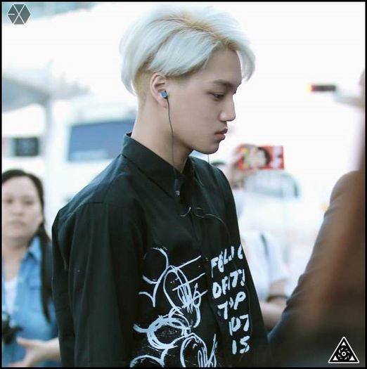 140510 Kai @ Incheon Airport to Shanghai Airport.11