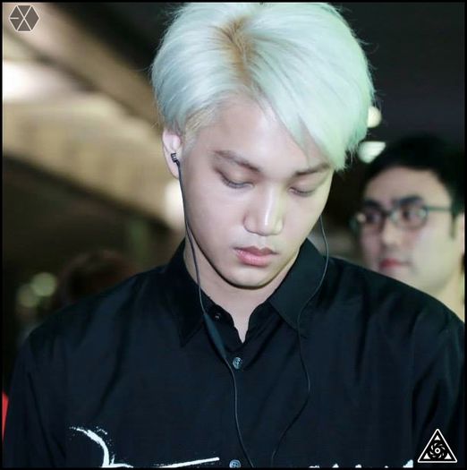 140510 Kai @ Incheon Airport to Shanghai Airport.12