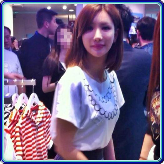 • Tu esti strict al lui Lizzy..=))..