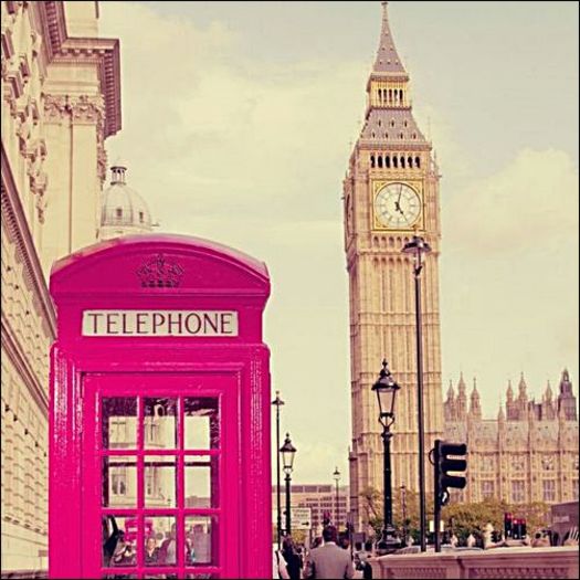 　↘ thequeenLANA ↙ = > @London. ♥ - travelling the world biggestwish