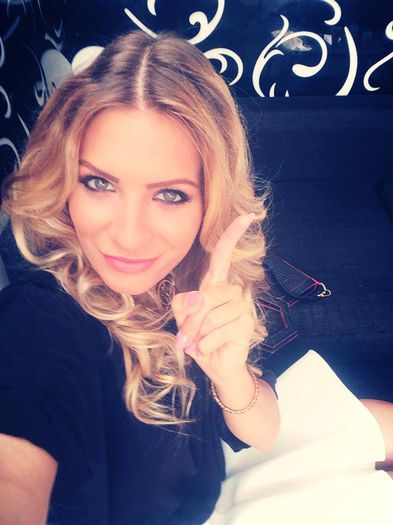10488346_1468441143397550_5795424374137918703_n - Ana Baniciu