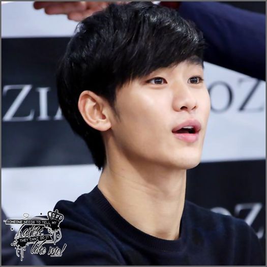 Sh. [o ia de mana] ^-^ ..Asa ramane, ne casatorim.. din interes.. sau nu, cum vrei tu. :* :))