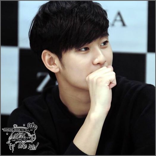 Sh. [se joaca cu parul ei] ..Oke, pitic. :* ..*Ily*