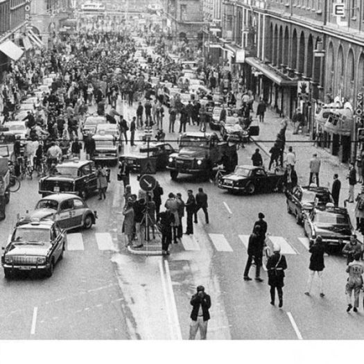 Traficul din  Suedia; Traficul din prima dimineata dupa ce Suedia a renuntat la condusul pe partea "dreapta" si a adoptat modelul din majoritatea Europei
