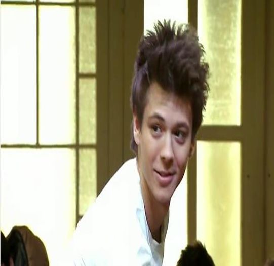 ;; puiule? ;o3 [baga capul pe usa] - sara - private - ROOM _ xo