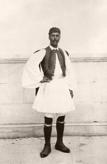 Spyros Louis; un cioban grec,primul castigator al probei de Maraton-Olimpiada din 1896
