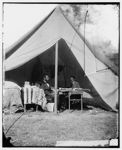 Lincoln si gen.McClellan-sept.1862 - fotografii inedite din istorie