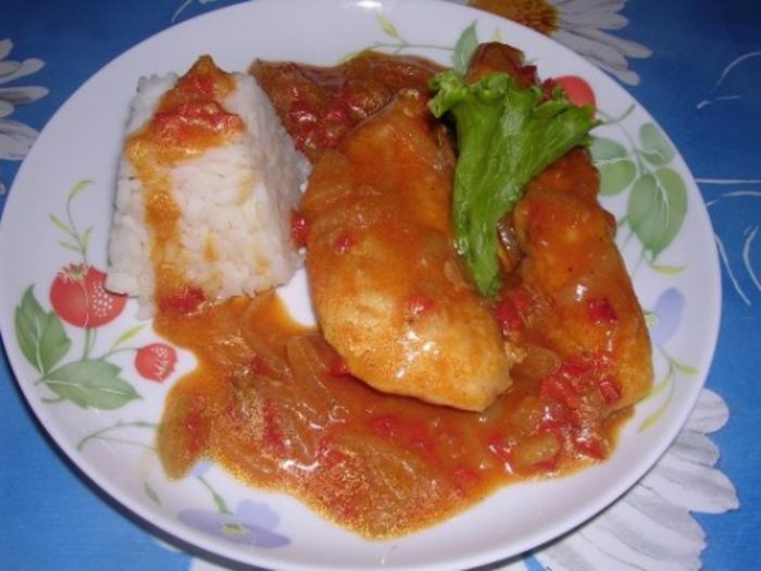 Piept de pasare in sos de curry