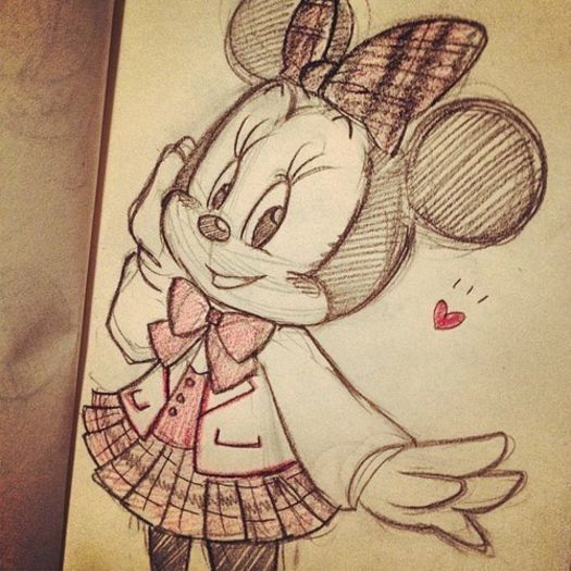 Minie Mouse: 9 - E asa draguta <3 Ce ma uitam cand eram mica.