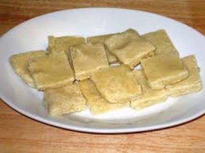 Badam Burfi (Burfi din migdale)