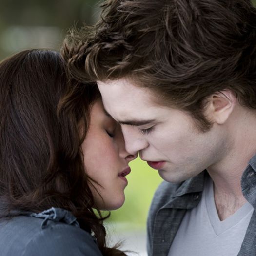 Twilight Saga: 8 - Nu prea ma atrage pe mine, nici nu-l mai urmaresc.