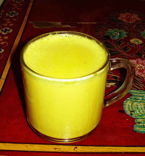 Haldi Doodh